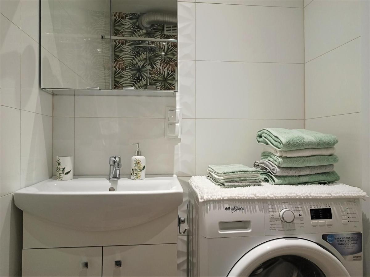 Szmaragdowy Apartament Przy Ulicy Opolskiej Тарновске Гори Екстериор снимка