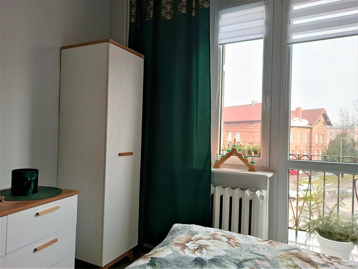 Szmaragdowy Apartament Przy Ulicy Opolskiej Тарновске Гори Екстериор снимка