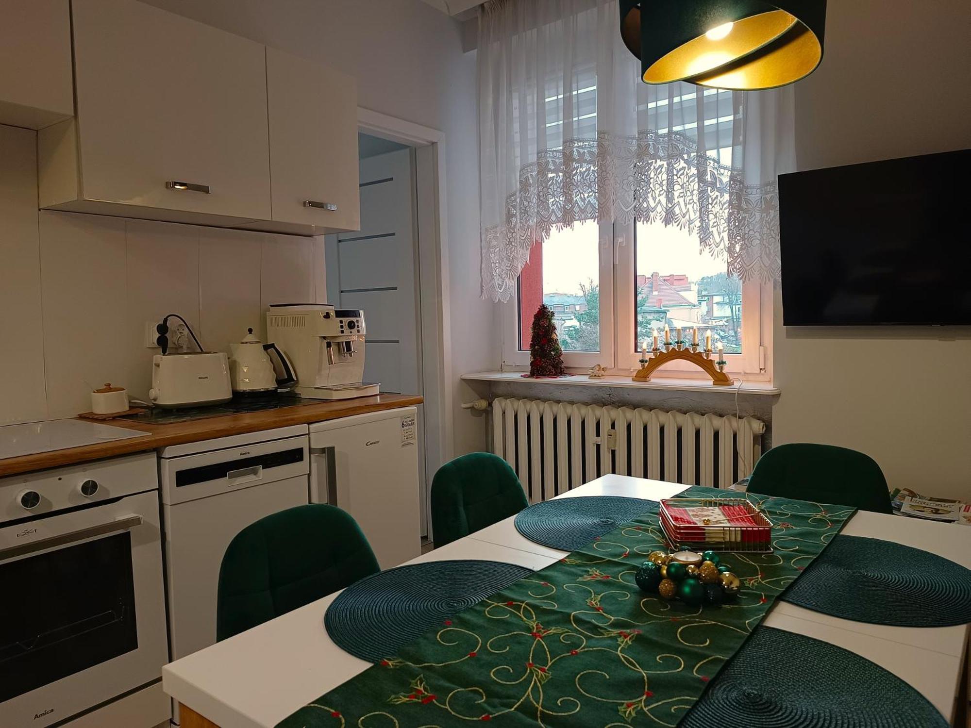 Szmaragdowy Apartament Przy Ulicy Opolskiej Тарновске Гори Екстериор снимка